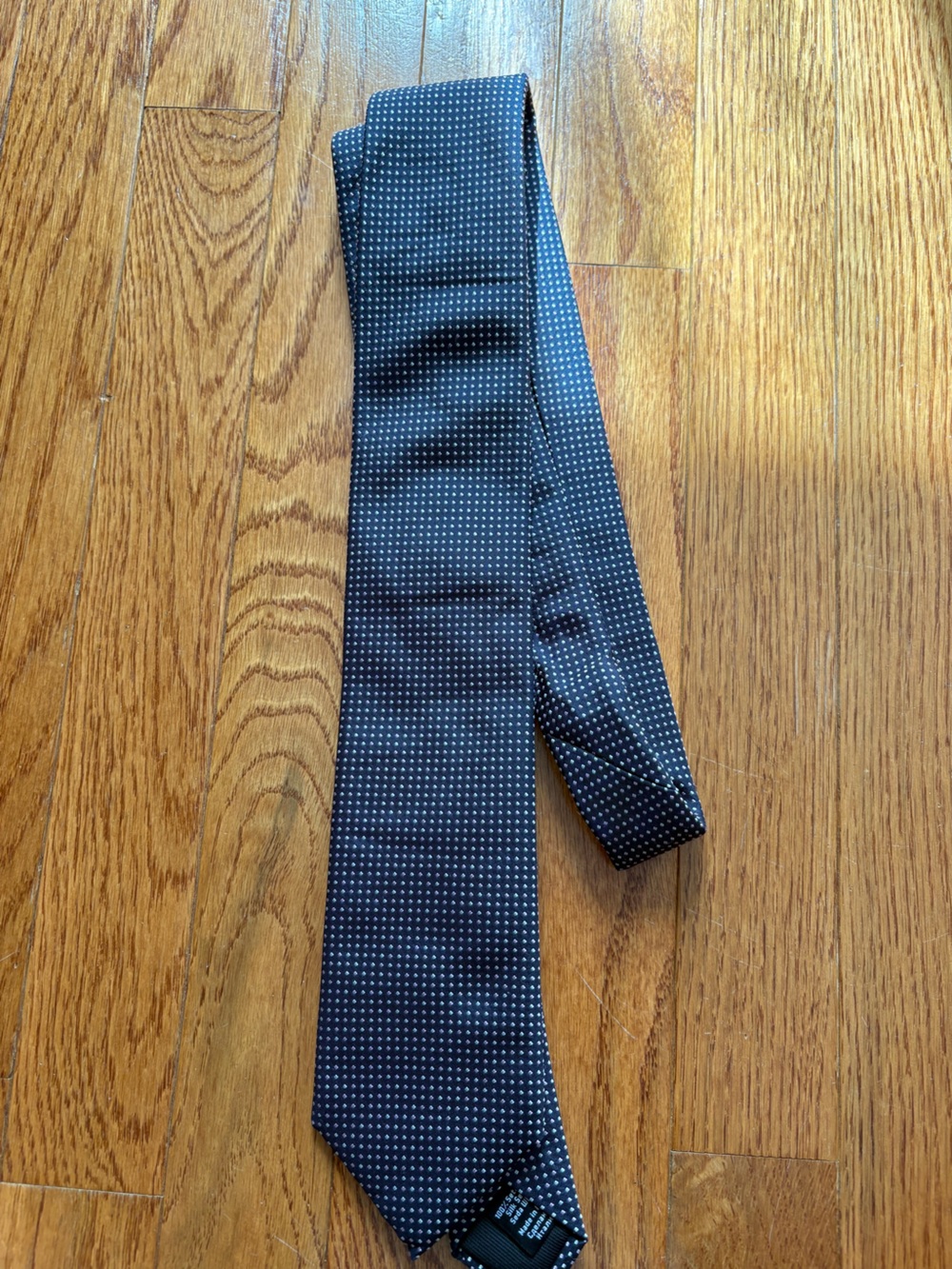 Hugo Boss Men’s Tie Navy Pink and Gray Micro Dot 100% Silk Made in Italy